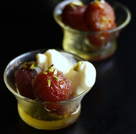gulab jamun with vanilla ice cream